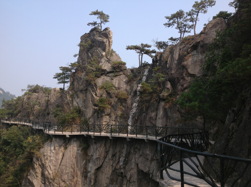 悬空栈道、大明山