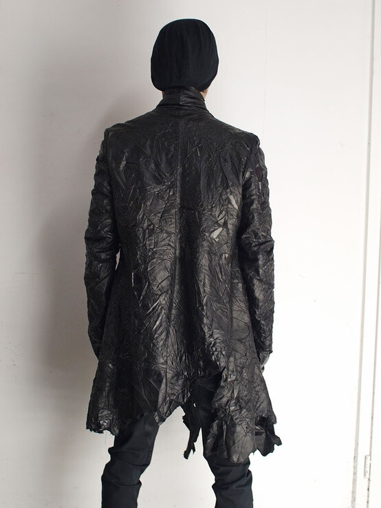 Misomber Nuan – Leather jacket with raw edge details