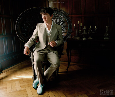 本尼迪克特·康伯巴奇 Benedict Cumberbatch 這張椅子好特別啊