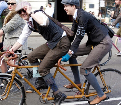 "The Tweed Run"（伦敦Rugby Tweed Run自行车骑行活动现场）