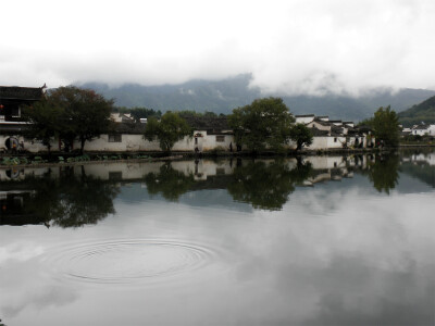 徽州·宏村 掩映在山水间