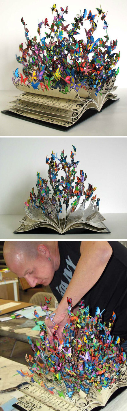 艺术家 David Kracov 手工制作了一本“生命之书”，其背后的意义来自于1986年核爆拯救的2547名儿童，艺术家以破茧而生的蝴蝶，来代表他们重生新生