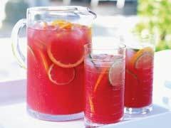 Princess Punch (sounds amazing) Ingredients: 1 (46 oz.) can pineapple juice 1 (6 oz.) can frozen pink lemonade 2 1/2 c. water 3 (28 oz.) bottles ginger ale 1 qt. strawberry ice cream配料：1（46盎司）…