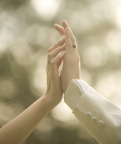 张云飞，等我赚够一万块钱的时候，我们去旅行吧。 距离分手的日子已经近一个月。期间我给你打了十几通电话。梦到你七次左右。 我说我加你QQ好不好，你说谁让你删了的。