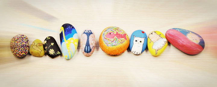 小妖·石头画作----->稍息，立正，站好～集合啦！