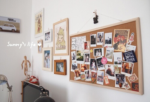 软木板，可用于挂照片，点击了解详情 组合照片墙，可以参考这里。
