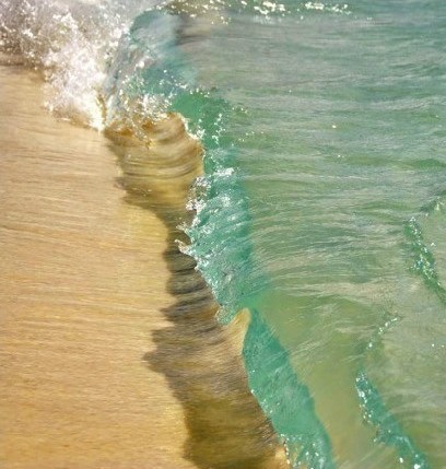 塞班岛的水晶海浪