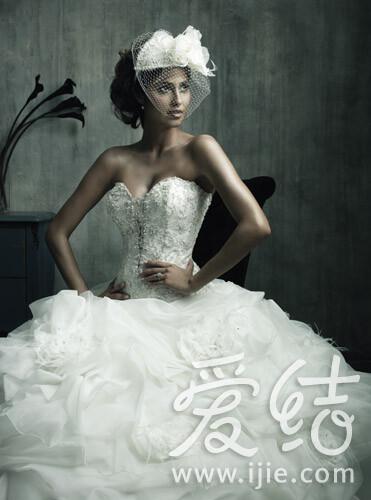 Allure Bridals，来自美国极受新娘欢迎的婚纱礼服品牌，每件Allure礼服都拥有繁复的珠饰，明亮的色彩以及一流的款式做工。爱结在12月bridal trunk show活动中将该品牌首次带来中国公开亮相。