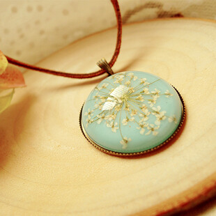 http://item.taobao.com/item.htm?spm=a1z0k.1000775.1.31.o6ZZ36&id=16401461591&_u=f5s4p36930e 很喜欢。完全不认识卖家哈。只是很欣赏她赚钱养梦这一说。