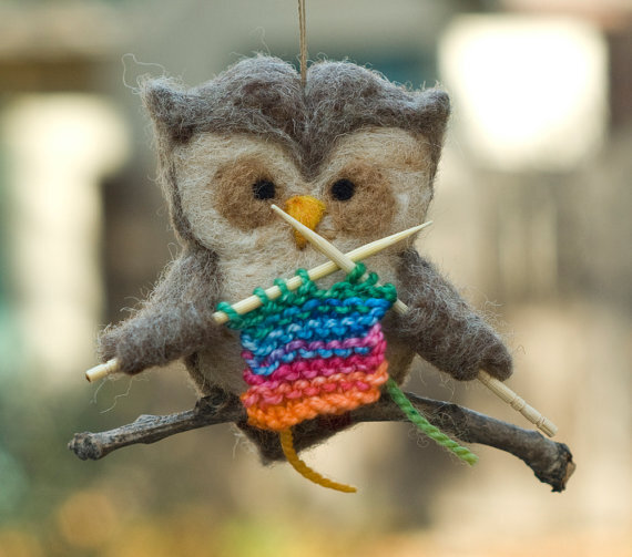 毛毡织毛衣的猫头鹰