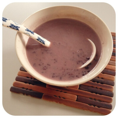 椰汁紫米露。做法：kitchendeloki.blogspot.hk