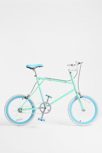 很久没手收集自行车的图片了，今天收了一张，小清新的薄荷绿自行车，希望喜欢