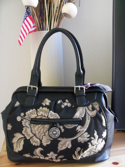 Nica 复古刺绣手拎挎包 http://anniewei.taobao.com/