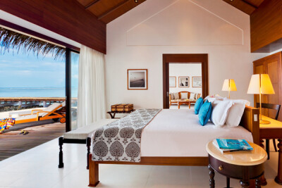 The Residence Maldives 坐落於马尔代夫南部的Falhumaafushi Huvadhoo环礁上，如同世外桃源般的酒店，共有94座私人别墅。酒店还拥有马尔代夫首家也是唯一一家Clarins娇韵诗水疗中心。