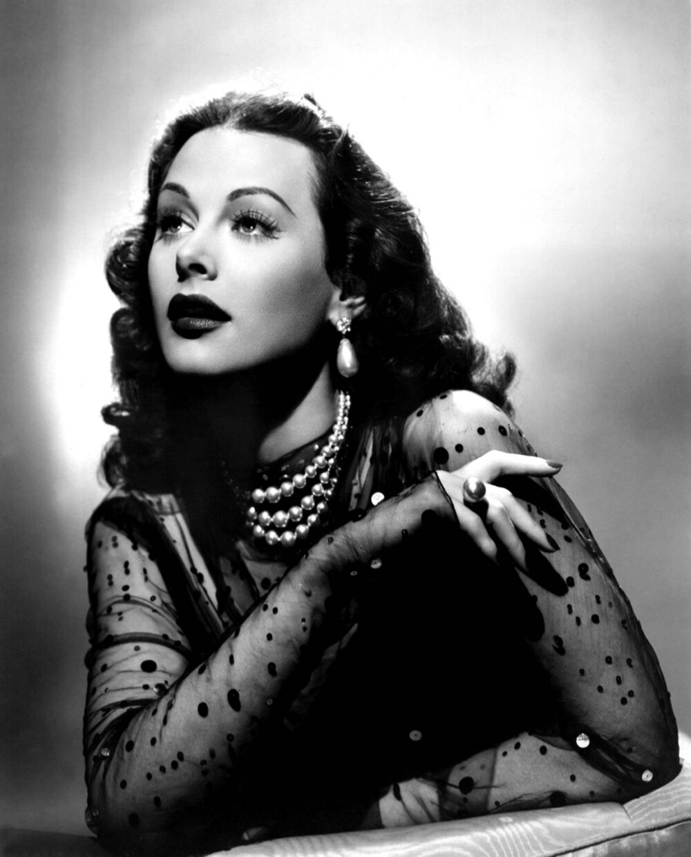 “比她漂亮的没她聪明，比她聪明的没她漂亮”——Hedy Lamarr