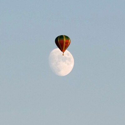 The Moon's a Balloon。英格兰