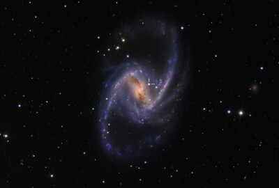 NGC 1365的壮丽螺旋臂与超新星