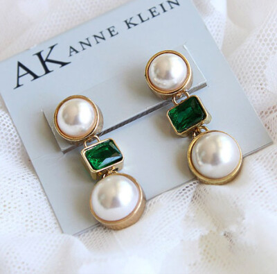 网络红人菁菁秀~~同款耳环，看菁菁如何演绎高贵气质！！！太漂亮了