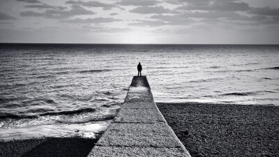 black and white beach monochrome sea / 1920x1080 Wallpaper