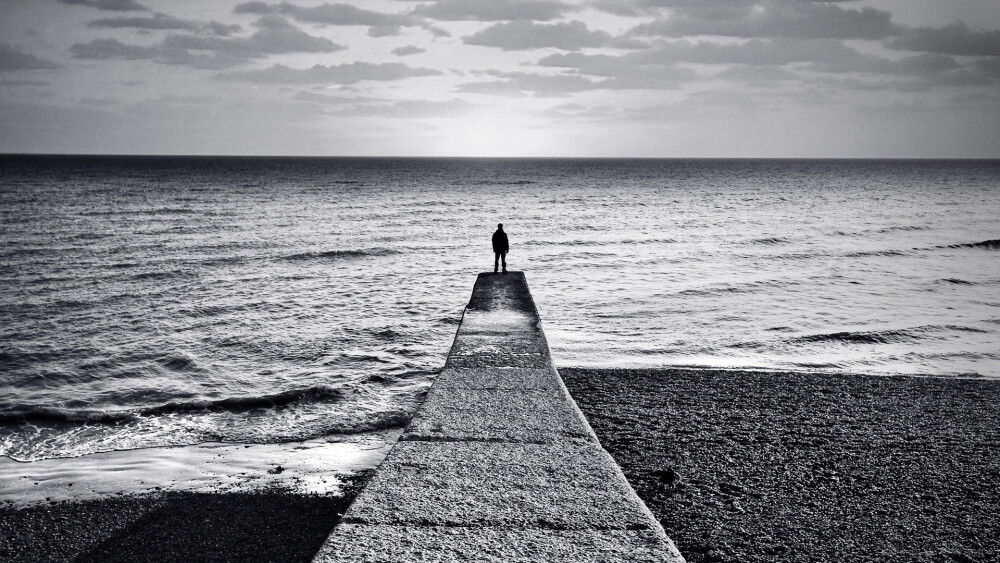 black and white beach monochrome sea / 1920x1080 Wallpaper