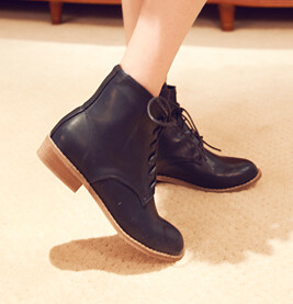 新款日本单 简单设计系带平底平跟短靴单靴女靴子圆头马丁靴