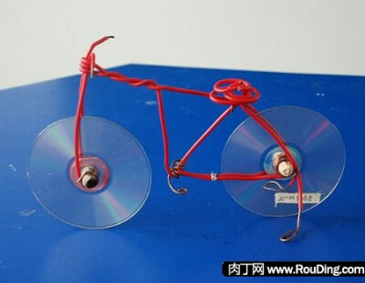 废物利用：光盘制作自行车