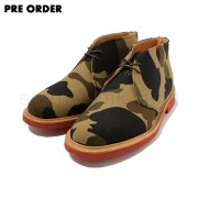 友库 潮流 时尚 A BATHING APE x MARK McNAIRY 1ST CAMO CHUKKA BOOTS 迷彩靴。知名的设计师Mark McNairy在服饰的设计能力上一向都是不容置疑的，这次与潮流品牌A BATHING APE的联手也证明了Mark McNairy可以将潮流的元素融入经典的...