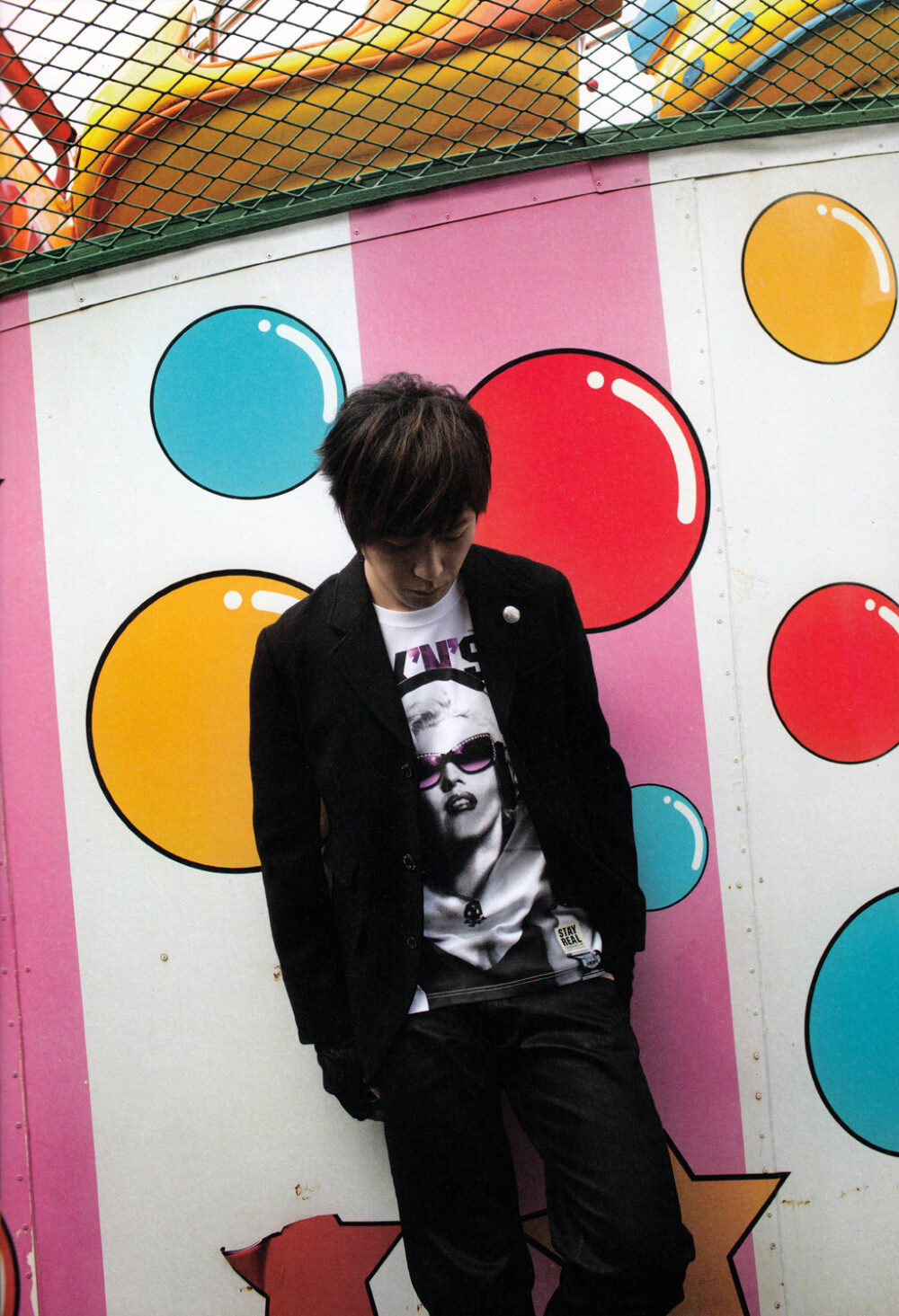 【2012.12.2】你眼里的世界，是什么样子的？温柔或残酷，光明或黑暗？我似乎永远无法揣度。但我唯一可知的是，你为我所创造的世界，永远都会温柔而光明。