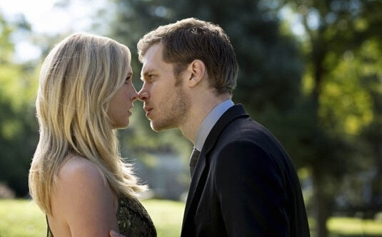 吸血鬼日记的Klaus 和 Caroline 超喜欢他们在一起的片段