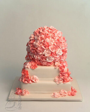 不要怀疑 货真价实的婚礼蛋糕_