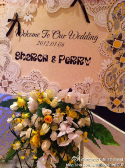 挺不错的婚礼迎宾牌。（分享：@蝶恋花艺术婚礼馆-李云健）