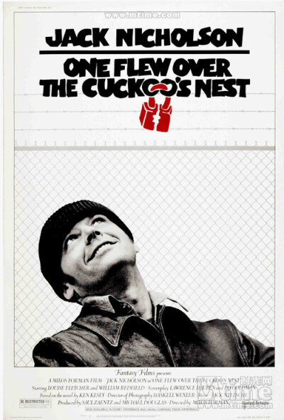 飞越疯人院One Flew Over the Cuckoo's Nest (1975) 《飞越疯人院》是一部话题深沉，带有强烈的阶级观，通过讽喻和警世的象征，辛辣地讽刺现实社会中的消极现象的影片。