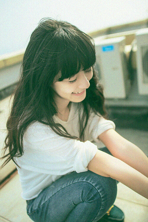 当你不再为一个人而感到痛苦的时候，你会突然发现，自己其实是有多聪明。而或许当他也意识到的时候，他会想念你的。