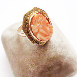 纽约美国古董首饰世纪k金珊瑚浮雕戒指一枚