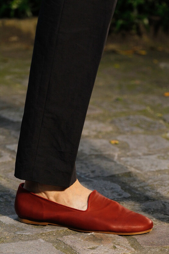 Hermes spring-summer 2013 -- moccasins without stitching