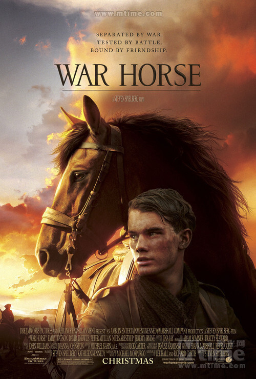 战马War Horse(2011) 具有典型的斯皮尔伯格风格，大气磅礴的配乐、加上唯美的摄影和厚重的原著故事，影片散发出文艺史诗的气场。