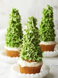 Christmas tree cupcakes make with ice cream cones.