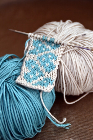 mi。蓝白相间很好看。