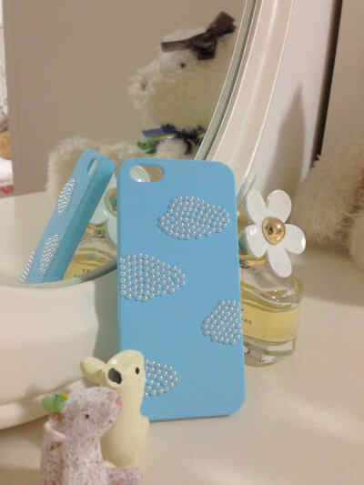 云朵系 森女手作手机壳 iphone5 http://item.taobao.com/item.htm?spm=a1z10.3.31-17846089240.2.FDLW53&id=21667108566