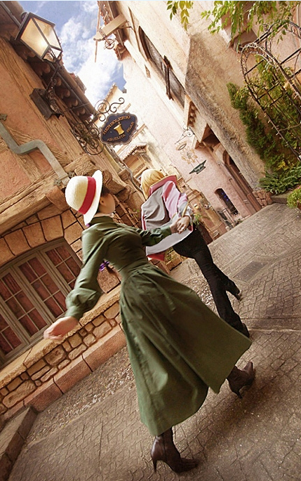 holleyteatime: flamingzebra: violinfetishist: SCREAMINGALKKGJSDLKGJ I AM NOT WORTHY TO GAZE UPON THIS COSPLAY  OH MY GOD BEAUTFUL I wish howl’s moving castle was made in a real life movie&#160;; u&#160;; one of my fantasies <br /> <br /> <br />Oh oh oh!