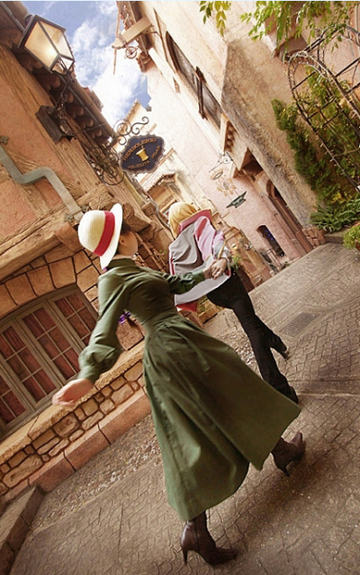 holleyteatime: flamingzebra: violinfetishist: SCREAMINGALKKGJSDLKGJ I AM NOT WORTHY TO GAZE UPON THIS COSPLAY  OH MY GOD BEAUTFUL I wish howl’s moving castle was made in a real life movie&#160;;…