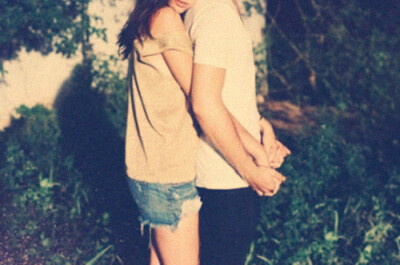 亲爱 我只爱你一个   我知道 你对我的好 并不是我真的有多好 而是我傻到让你心疼 我害怕 害怕下一秒 你会把你的好转移给另外一个姑娘 真的 我不需要什么轰轰烈烈的爱情 不要欺骗我就好了 我疯过 傻过 执着过 坚持过…