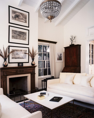 traditional neutral living room