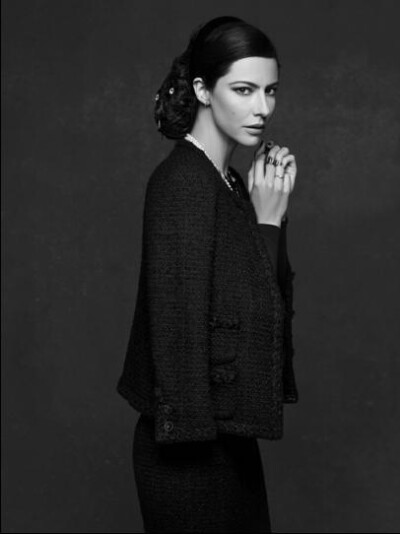 The little black jacket Anna Mouglalis