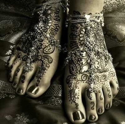slightlyslantedeyesmehndi