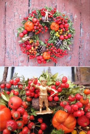 【诺亚方舟三号花环】圣诞花环，Noah's Ark #3（诺亚方舟三号），它堆满玫瑰果、富贵子、海棠和小柿子，象征富足欢乐的新年。都说2012, 12月20日是世界末日。你心中或手中，可握有诺亚方舟的船票？无论什么颜色或形状，哪怕它是白纸一张，因为它的存在，让你觉得安全，对所有不确定的未来，都处之泰然。。。将这个名叫诺亚方舟三号的新年花环，送给自己或亲朋，悬挂于末日之前的家门。