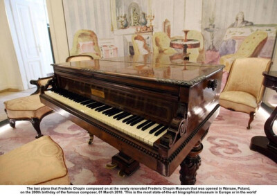 Happy 202nd birthday Frédéric Chopin! One of his last pianos made by Ignace Pleyel an Austrian/French composer and piano maker is currently exhibited at the Chopin Museum. (Muzeum Fryderyka Chopina…