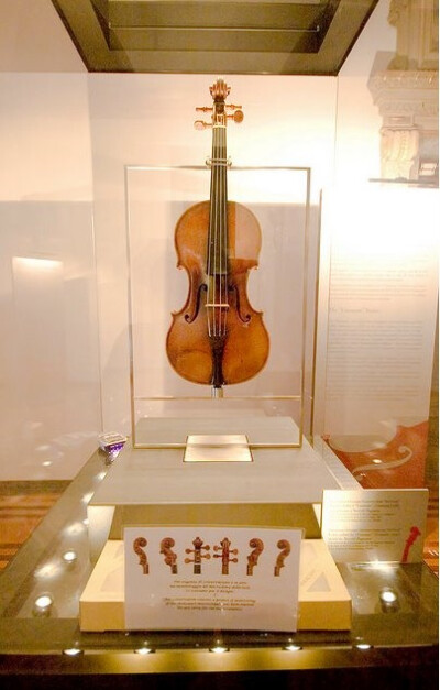 "Il Cannone Guarnerius" - Paganini's favorite violin made in 1743 by the great Giuseppe Antonio Guarneri. Paganini received this great violin as a gift from an amateur violinist and business man, …