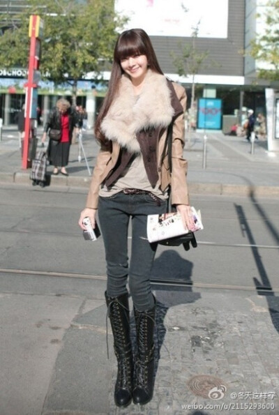 长筒靴，大毛领~冬日最不可或缺啦~~