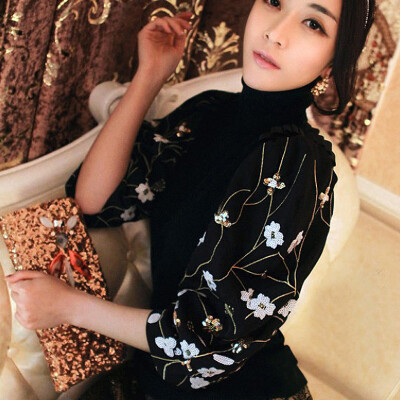 韩版时尚大牌泡泡袖高领绣花针织衫上衣